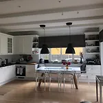 Villa Breeze