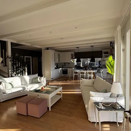 Villa Breeze