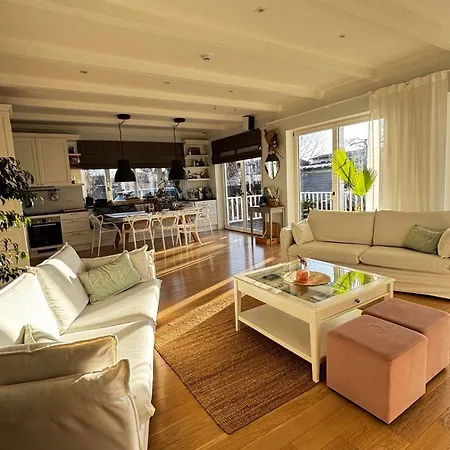 Breeze Villa *